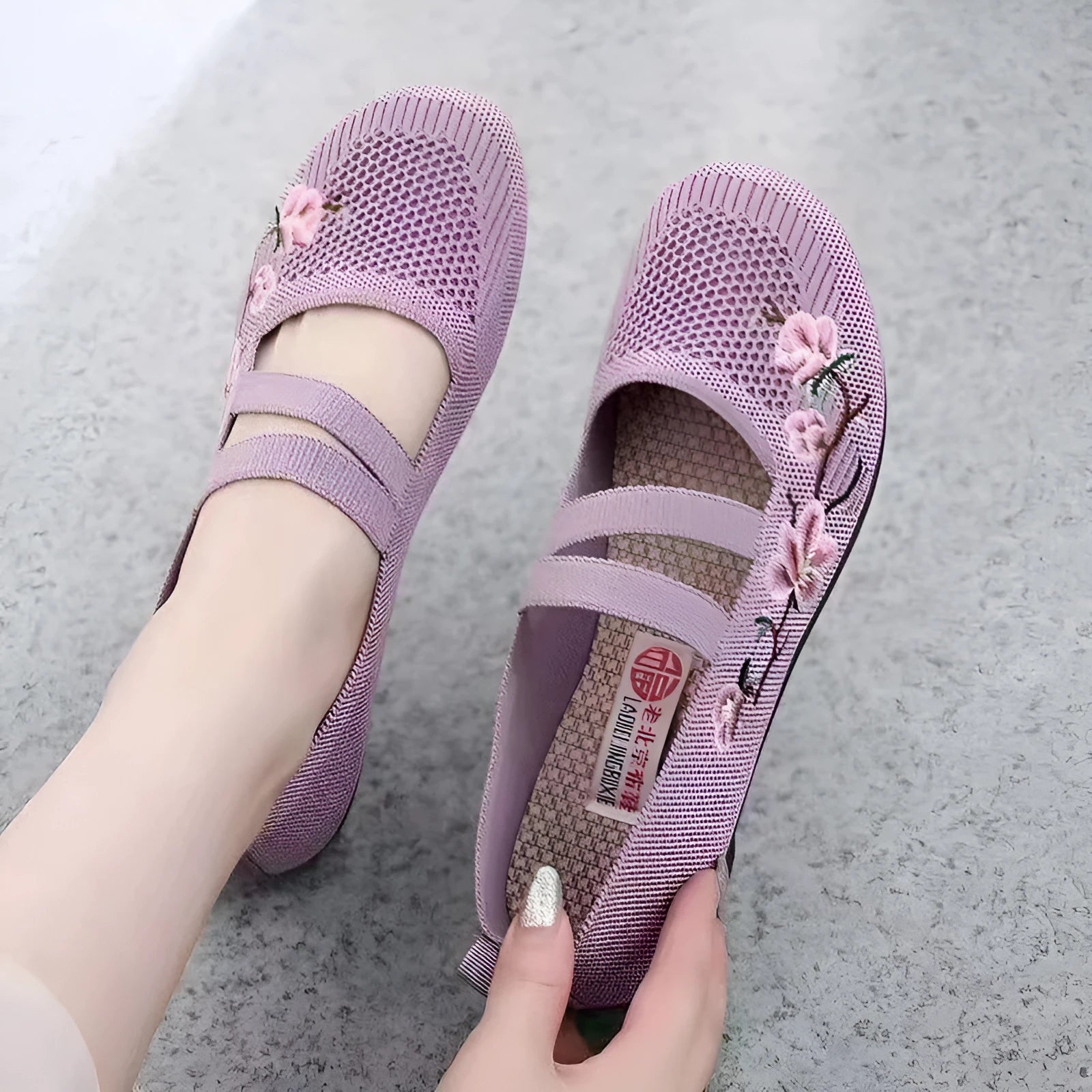 Middle-aged and elderly slip-on flat shoes with elastic fabric upper and rubber sole in embroidered or solid colours