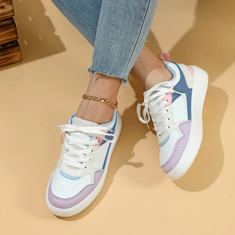 White low-top board shoe with mesh lining, mid heel 3-5cm, rubber MD TPU sole, front lace-up, round toe