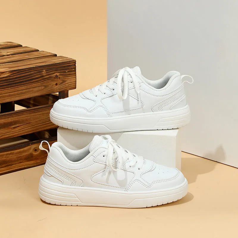 White low-top board shoe with mesh lining, mid heel 3-5cm, rubber MD TPU sole, front lace-up, round toe