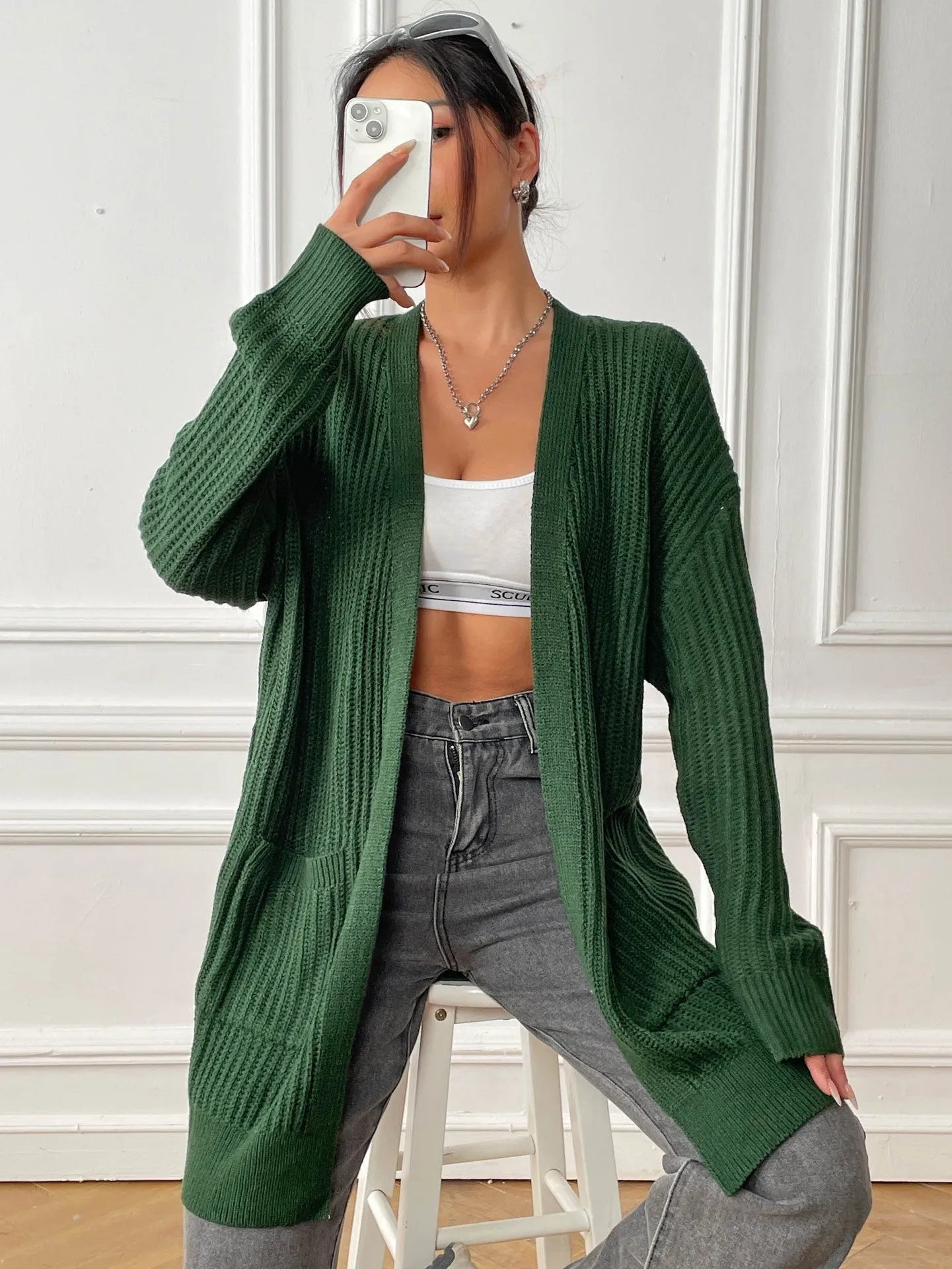 Women's double pocket acrylic cardigan with 65cm length and street hipster style in solid colour