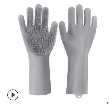 Silicone heat-resistant cleaning gloves in blue, showing non-slip surface and size of 357mm by 165mm
