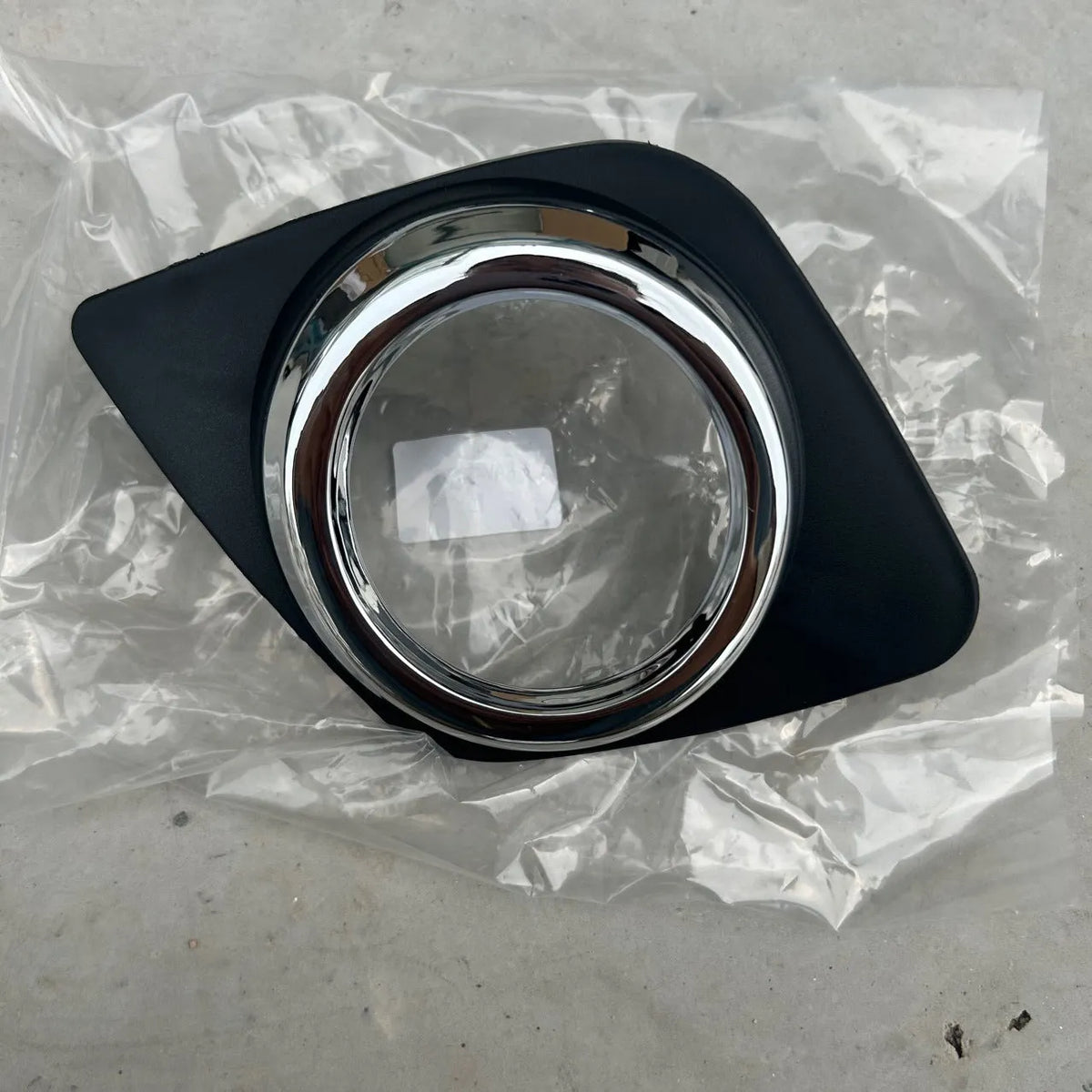 Black RAV4 front bumper small light anti-fog cover and decoration frame