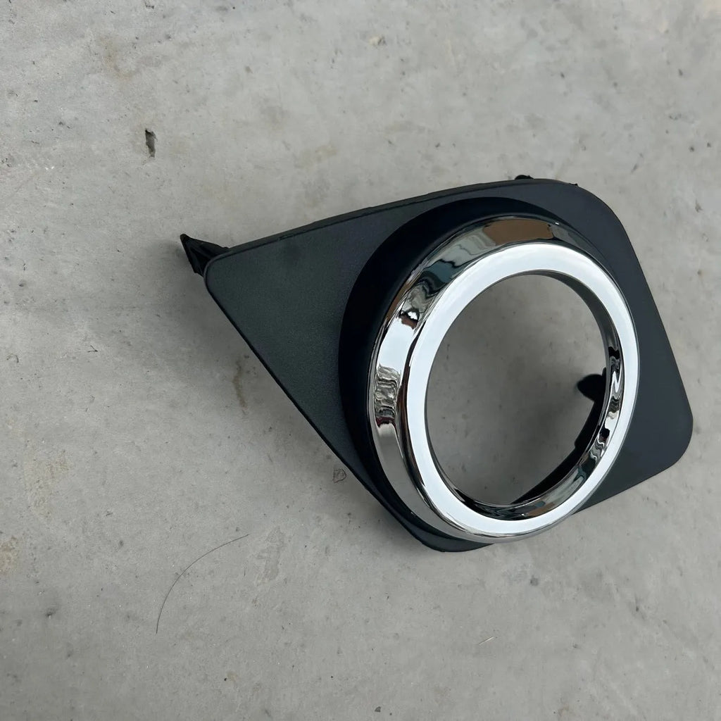 Black RAV4 front bumper small light anti-fog cover and decoration frame