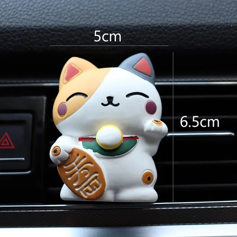 Black and white cat design resin car vent aromatherapy clip with cotton pads
