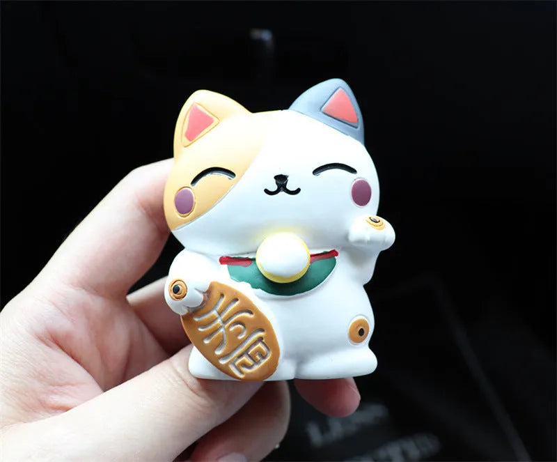 Black and white cat design resin car vent aromatherapy clip with cotton pads