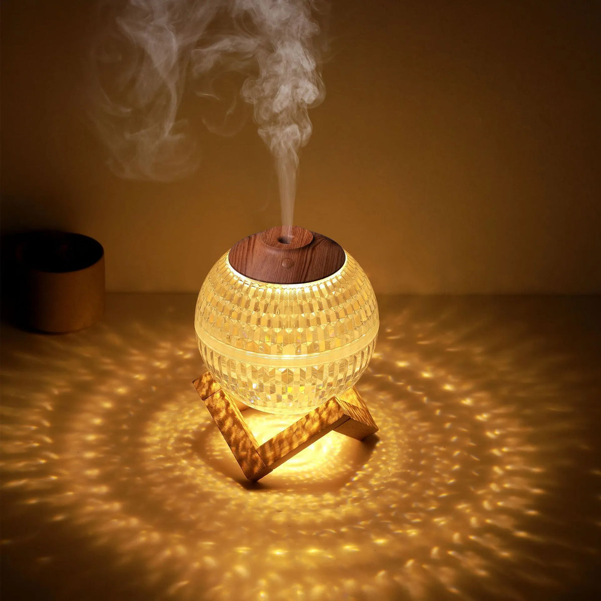 Crystal ball humidifier, round USB desktop design, 116mm x 116mm x 116mm, 2W, quiet below 36dB