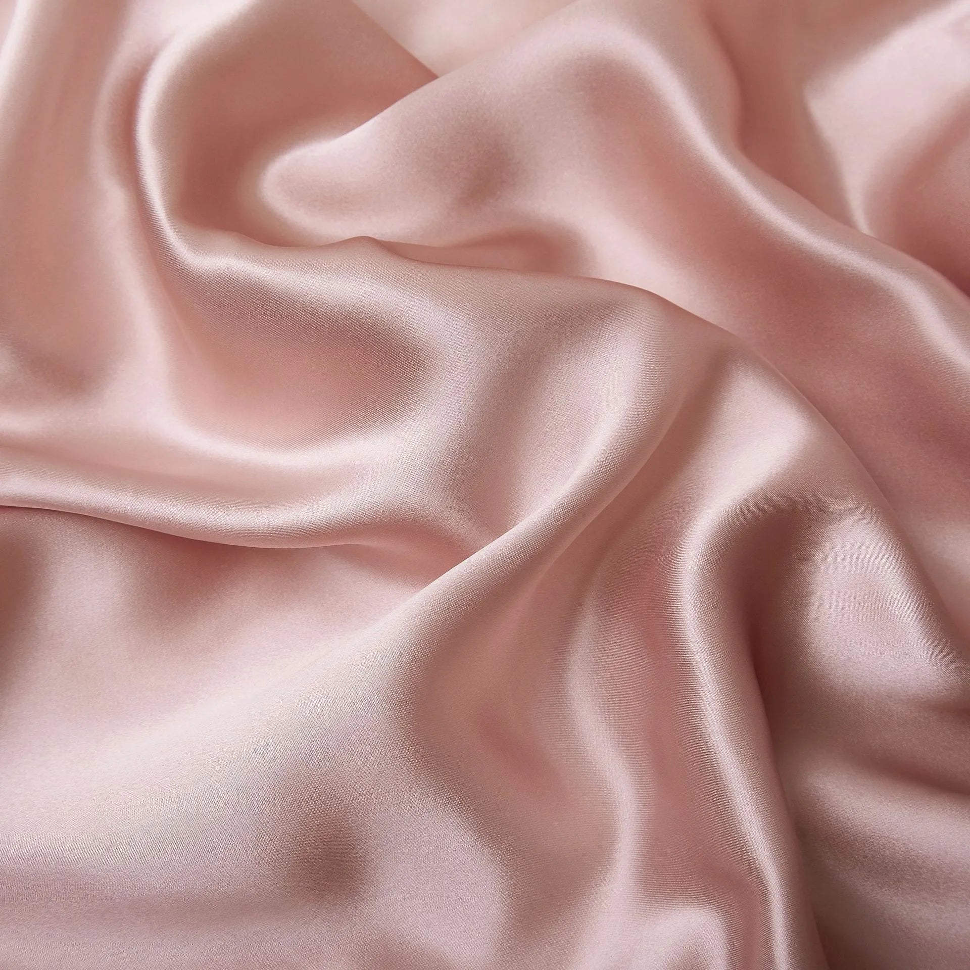Single silk pillowcase in Bean Paste Purple colour, showing smooth mulberry silk texture and 48 x 74 cm size.