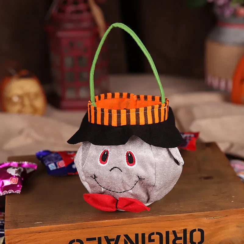 Halloween candy bag with pumpkin design, 16cm velvet trick-or-treat bag for children