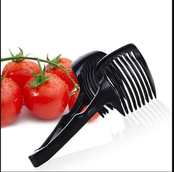 Green plastic fruit and vegetable cutting holder with slicing grid, measuring 18.5 cm.