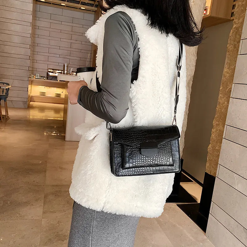 Vintage crossbody bag in black with PU fabric, showing dimensions of 20cm width and 14cm height