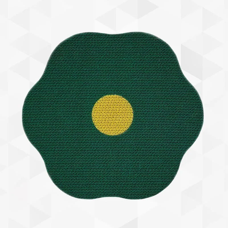 Wall-mounted cat scratching board in grey, green, red, or white, measuring 40 x 37.3 cm with corrugated surface