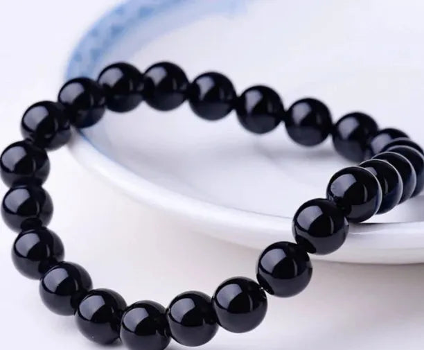 Black geometric agate bead bracelet with elastic cord, 8mm bead size