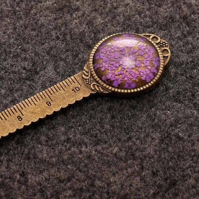 Handmade dry flower gypsophila ruler bookmark with lace flowers, daffodils, and clover in classical style