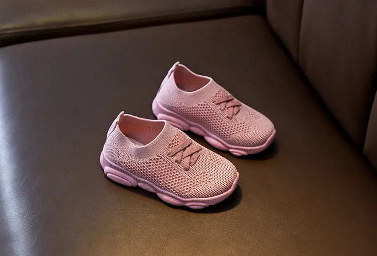 Children's one foot lazy slip-on shoes with fabric upper and non-slip rubber sole in four colour options