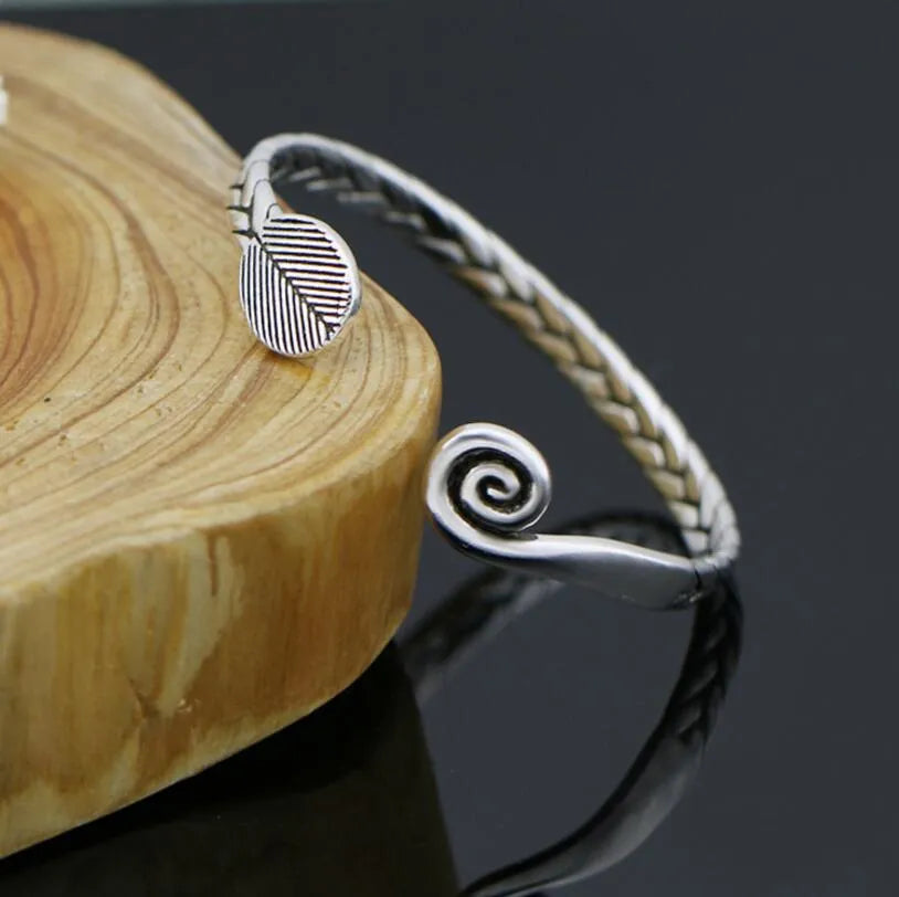Women's Chinese style retro opening bracelet with fish motif in 925 silver-plated copper