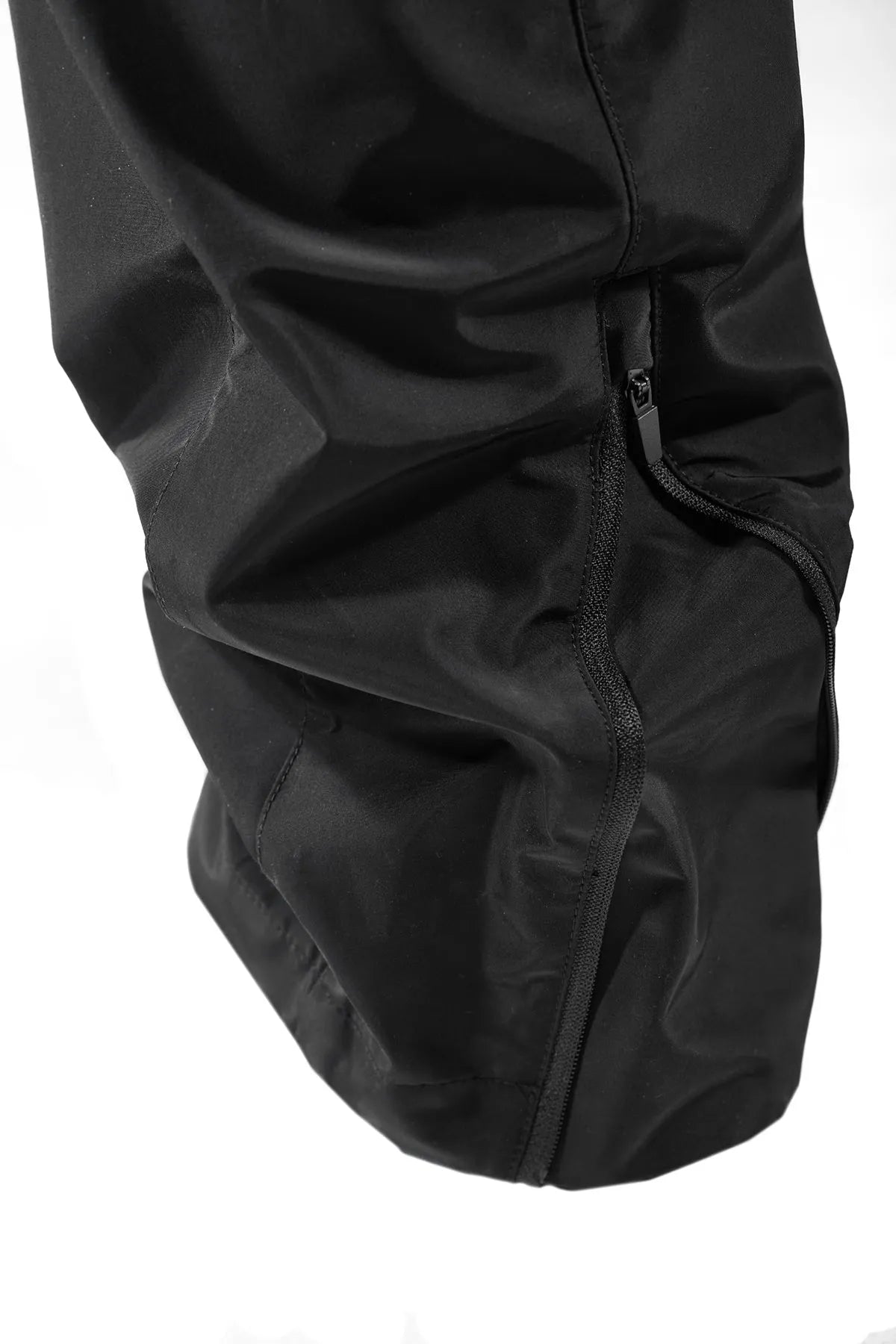 Waterproof paratrooper trousers in 100% polyester fibre with straps, thick section, sizes S to XL