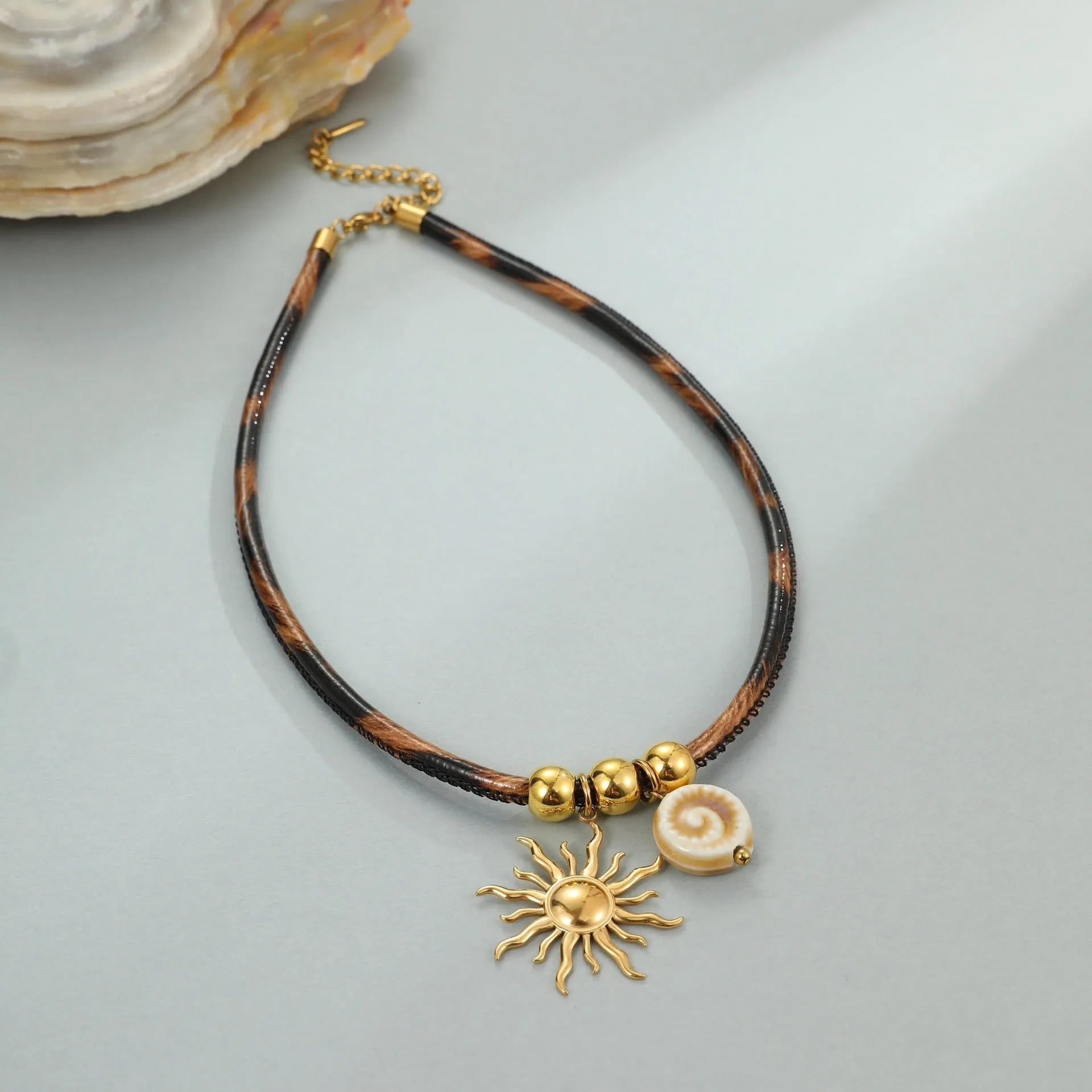 Geometric leopard pendant stainless steel necklace with gold plating on adjustable 41-50cm chain