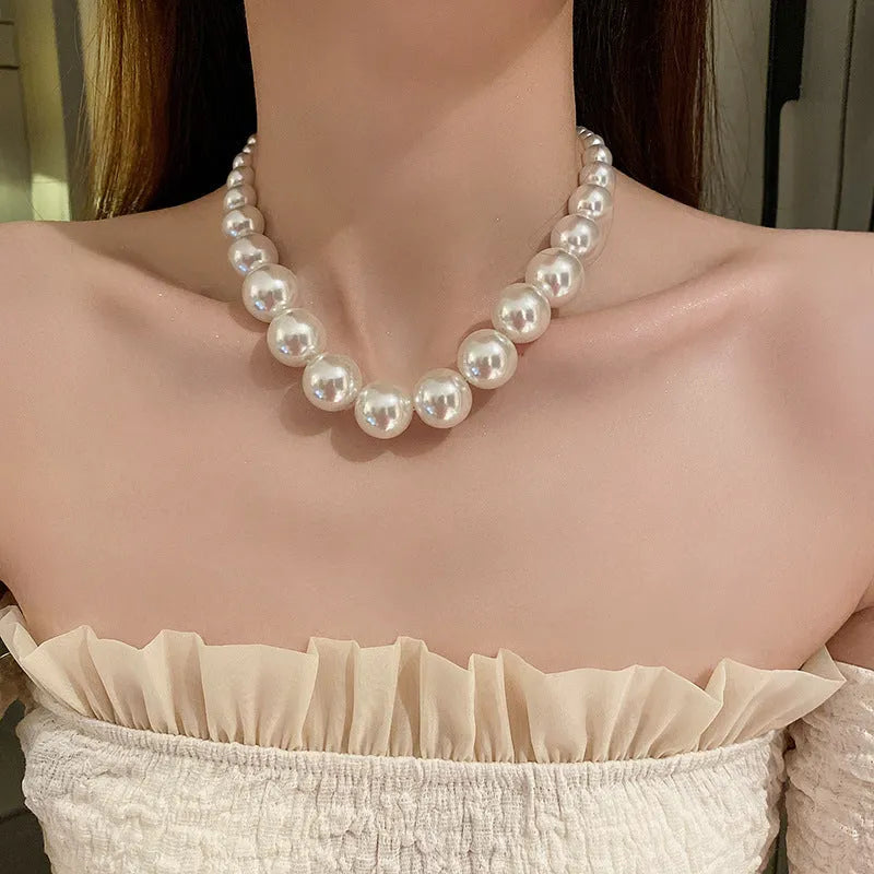 White French retro gradient pearl necklace with large and small U-shaped imitation pearls on ball bead chain, 43cm+5cm.