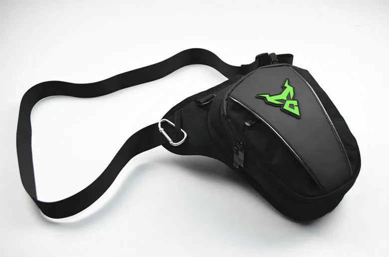 Motorcycle leg bag in 1200D Oxford cloth with 29cm x 29cm dimensions and adjustable 10-15cm depth