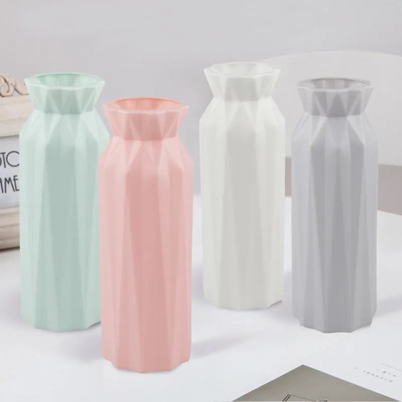 Simple drop-resistant melamine vase in green, grey, pink, or white with 7.2cm base diameter