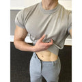 Men's slim fit knitted polyester t-shirt with cuff-closing sleeves in solid colours