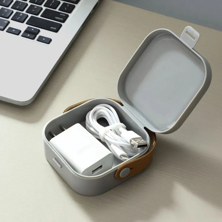 Multifunctional portable storage box in polypropylene for organising data cables and Bluetooth headsets