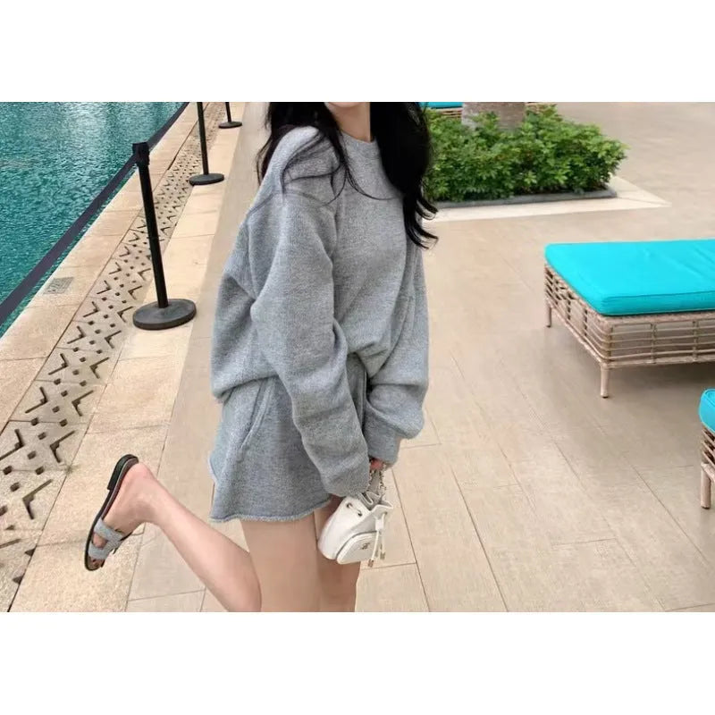 Women's loose-fitting acrylic fibre sweater with knitted wide leg shorts in oatmeal colour