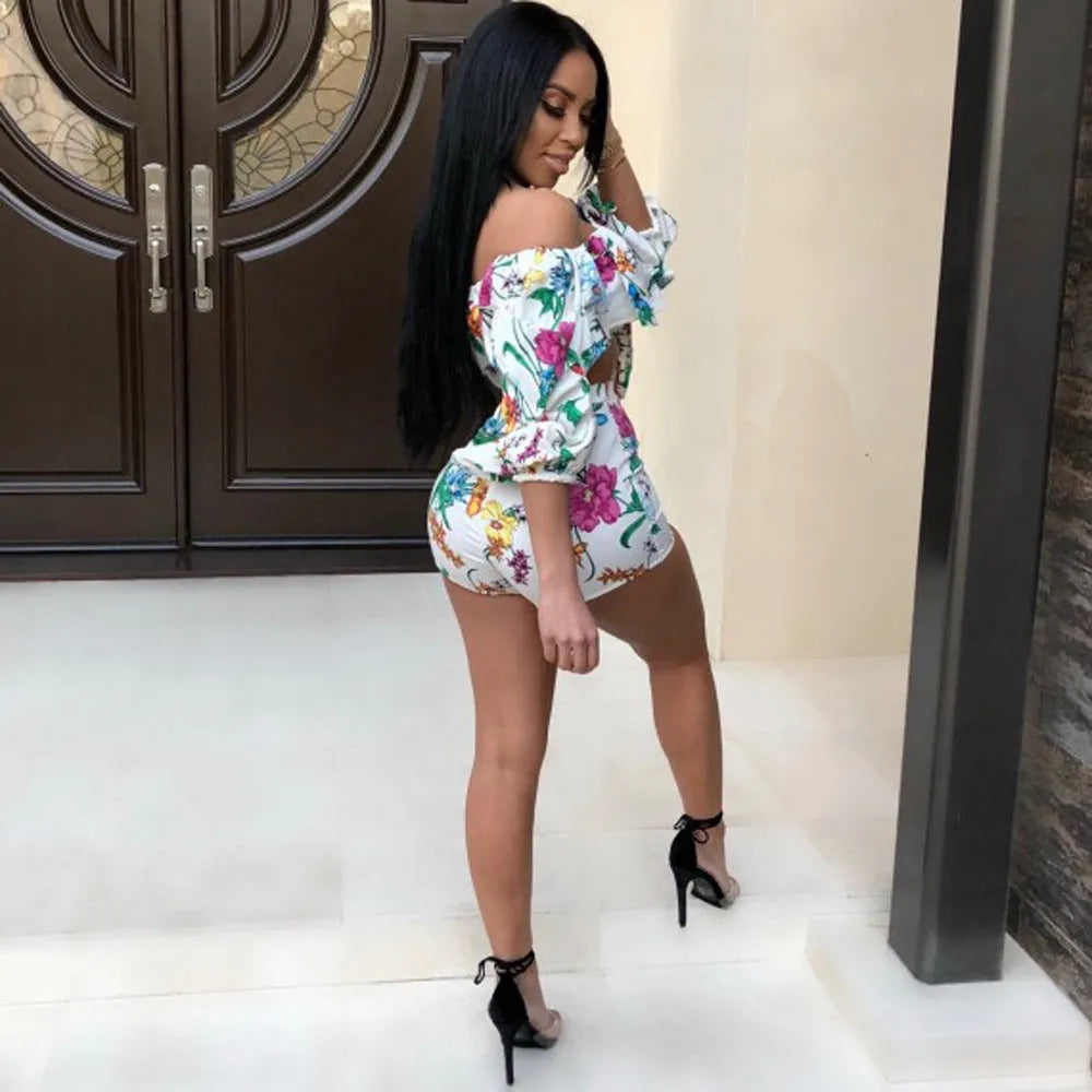 Women's two-piece set with digital printing pattern, long sleeves with pile texture, and matching shorts in multicolour