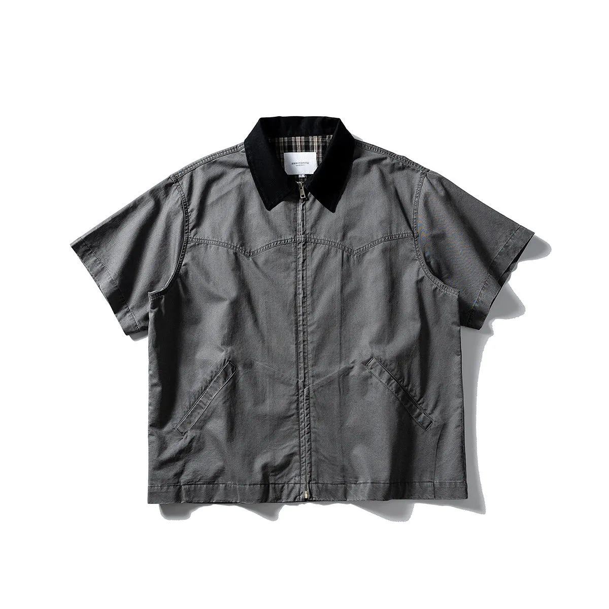 Washed overalls shirt in khaki colour with short sleeves and loose-fit cardigan style for teenagers