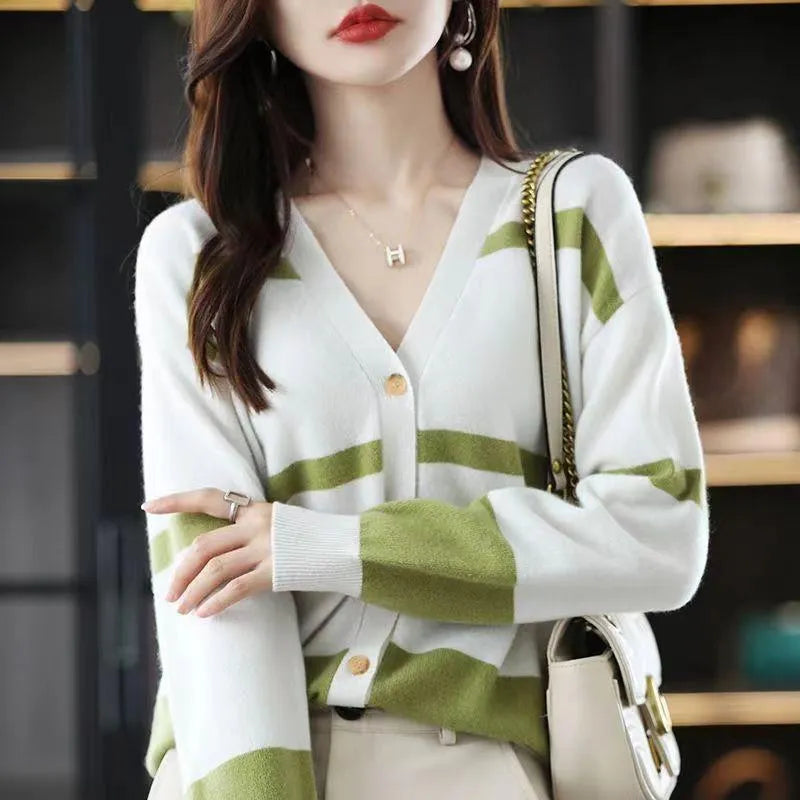 Women's V-neck cardigan with 3D striped pattern in slim fit, available in black/white, green, camel, and black apricot colours
