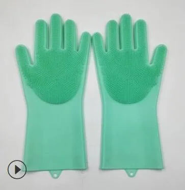 Silicone heat-resistant cleaning gloves in blue, showing non-slip surface and size of 357mm by 165mm