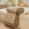 Yellow pure cotton printed quilt for spring and autumn, available in three sizes, machine washable.