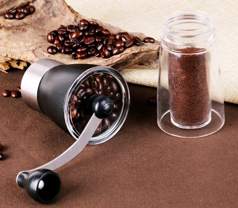 Manual ceramic burr coffee grinder and pepper mill with adjustable settings, 6cm diameter.
