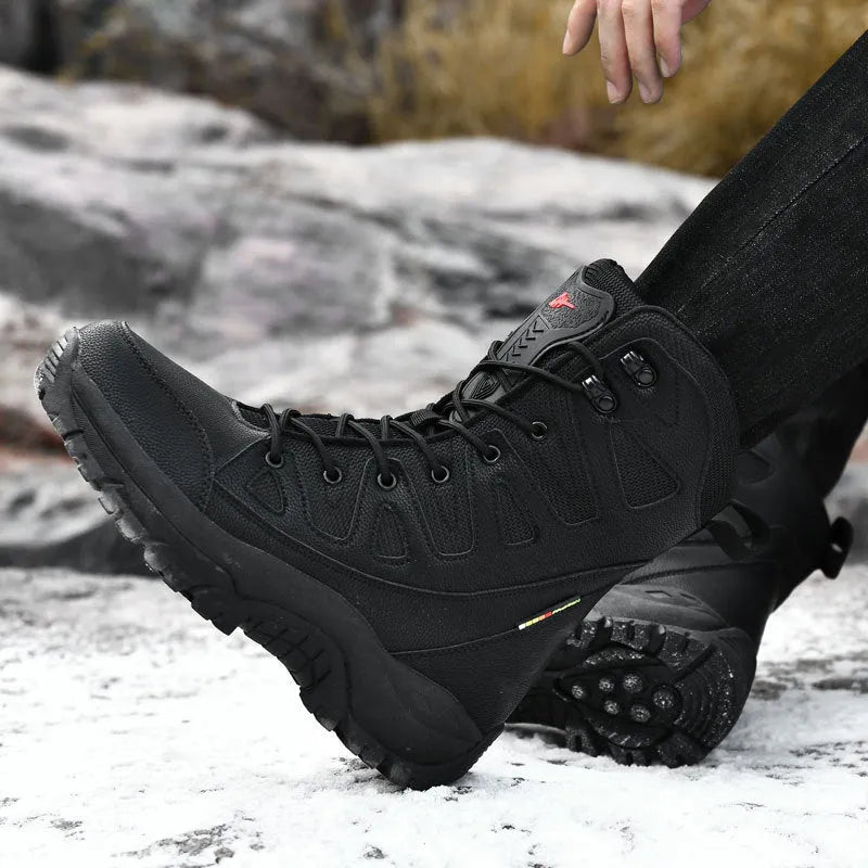 Men's hi-top hiking shoes in beige with cowhide upper, suitable for outdoor activities like running and climbing