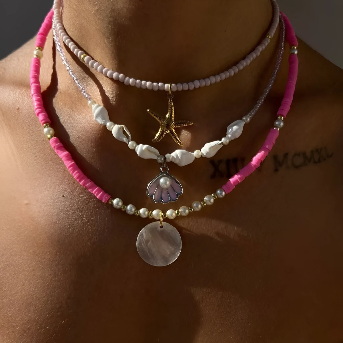 Polymer clay beaded necklace for women with multi-layer shell, twin clavicle chain, and geometric alloy pendant, 41-50cm.