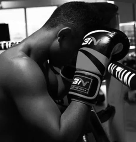 Adult PU boxing gloves in red, blue, white, pink or orange, available in 8oz, 10oz and 12oz sizes