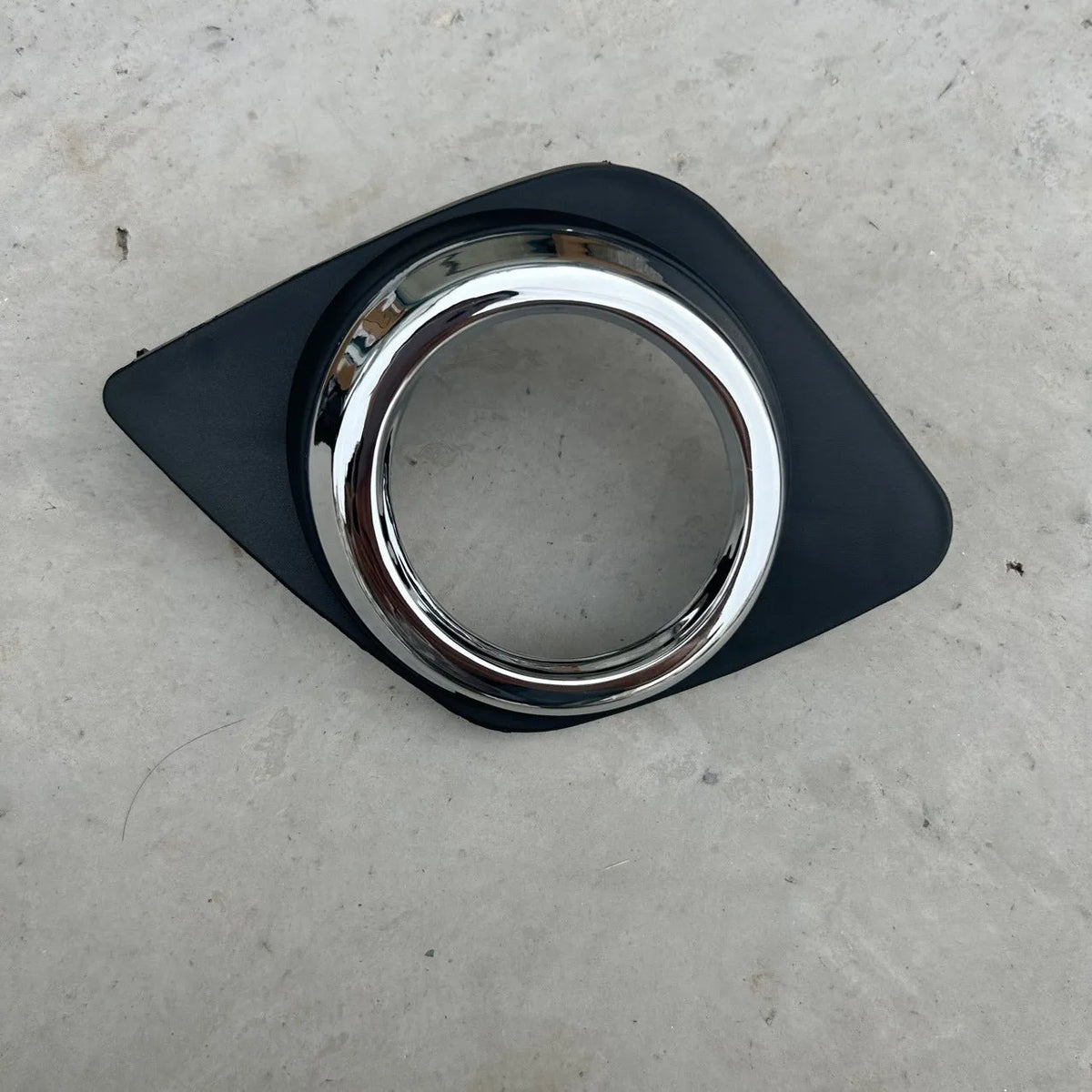 Black RAV4 front bumper small light anti-fog cover and decoration frame