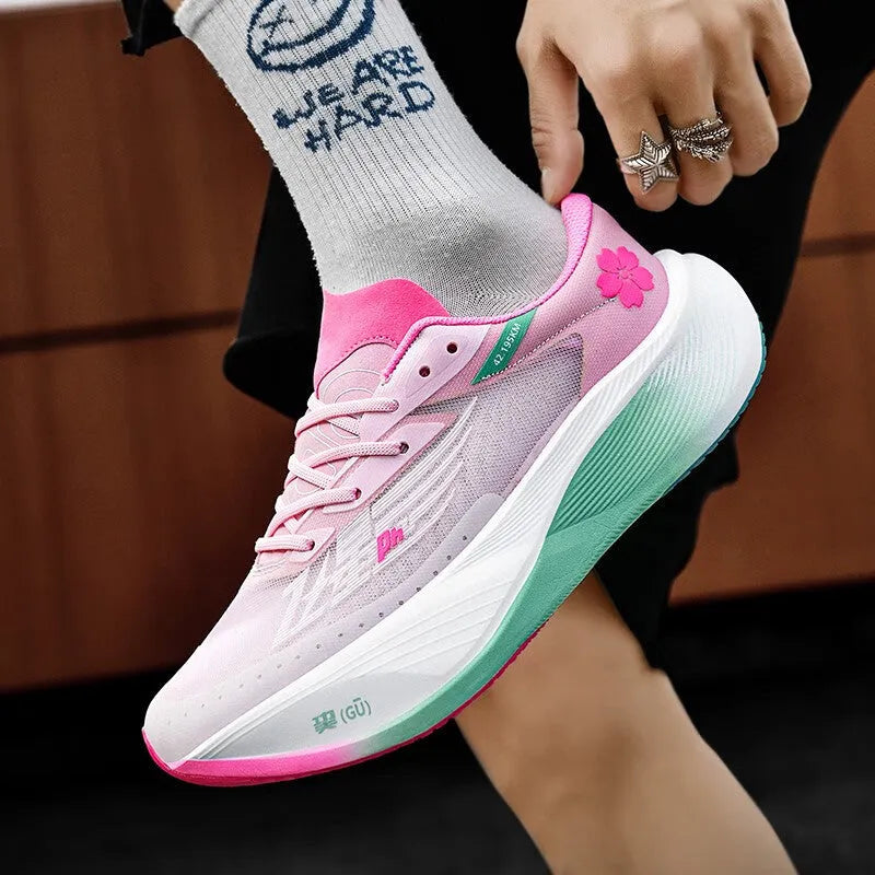 Racing carbon plate sneaker with natural rubber sole and PU mesh upper in glacier colour