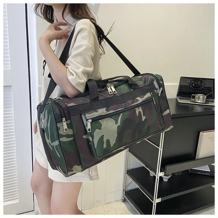 Camouflage pattern luggage bag with 20L capacity and waterproof fabric for travel storage