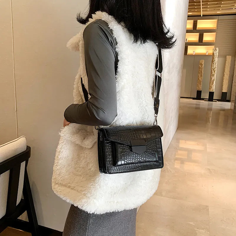 Vintage crossbody bag in black, dark brown, khaki, or red with 20x14x7cm dimensions and PU fabric exterior