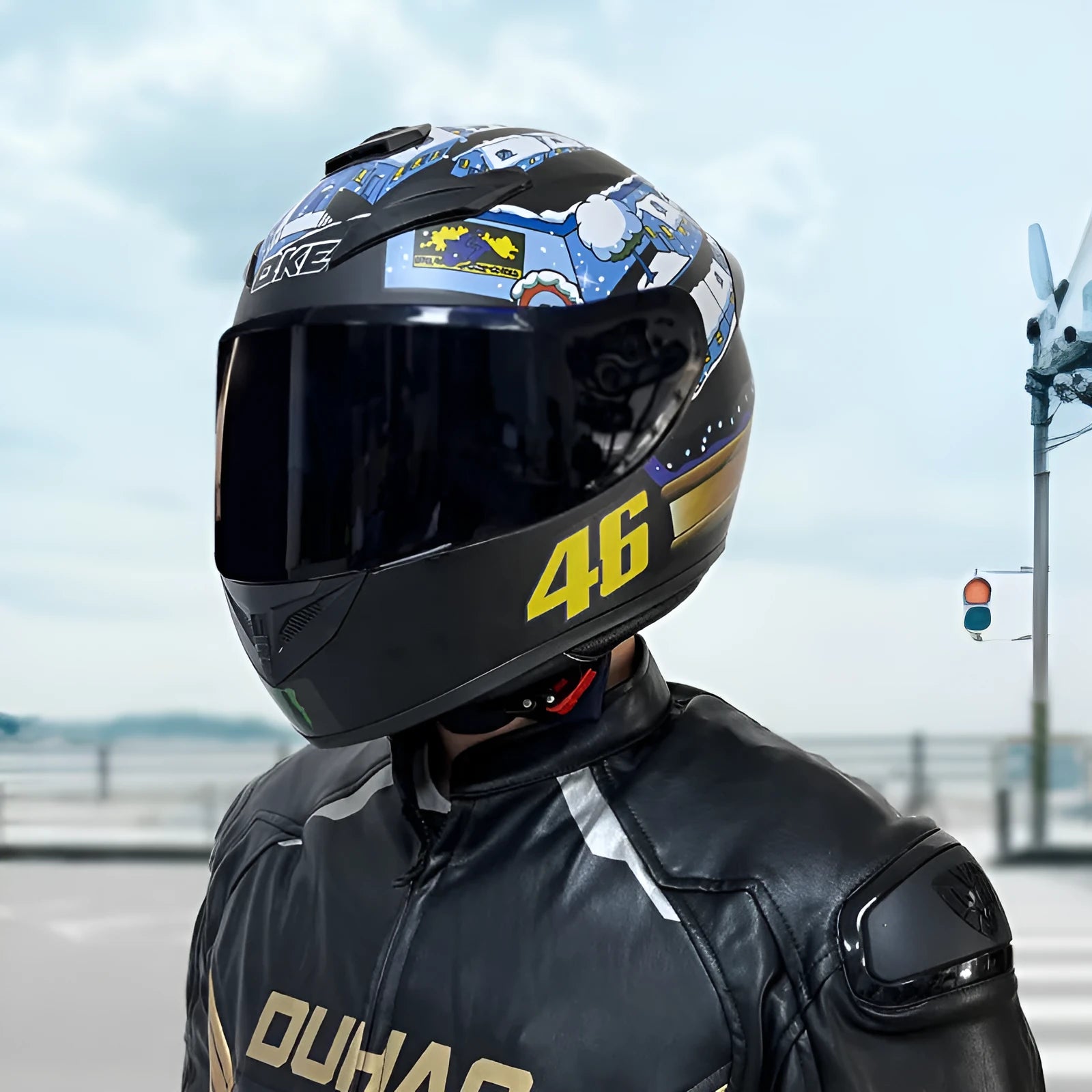 Motorcycle helmet in Dragon colour on a stand, showing its ABS shell and size tag indicating 2XL/3XL availability.