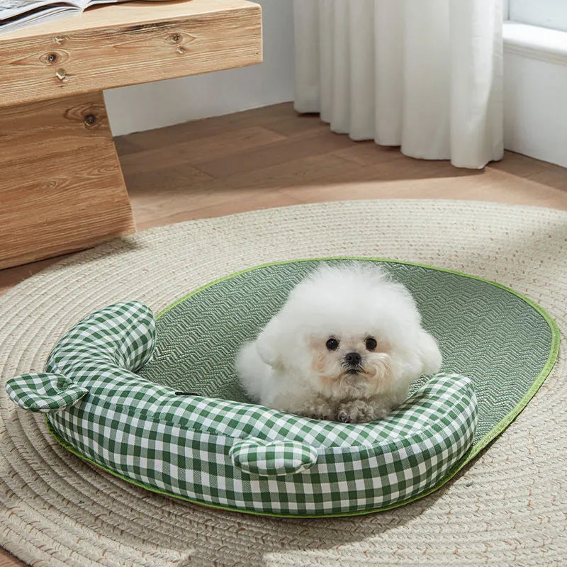 Four-season dog mat with removable cover in green or yellow, showing four size options for small to medium pets