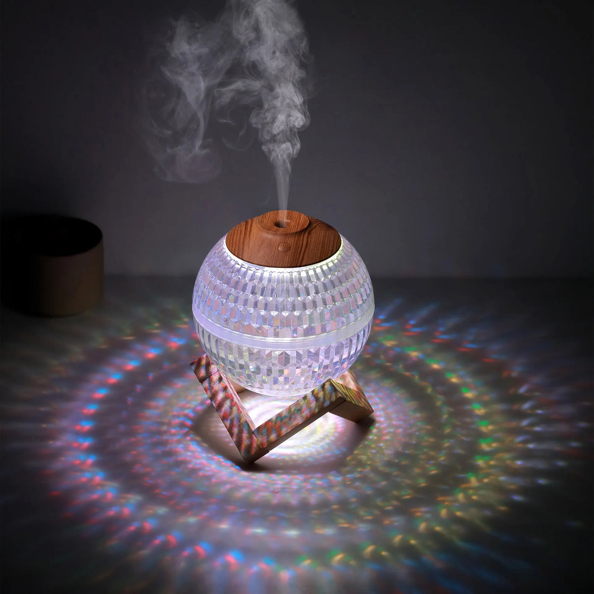 Crystal ball humidifier, round USB desktop design, 116mm x 116mm x 116mm, 2W, quiet below 36dB