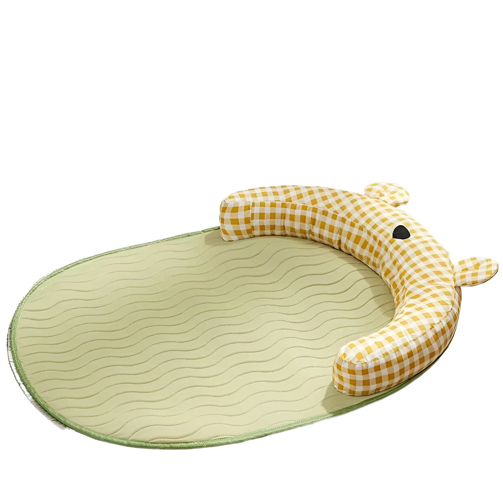 Four-season dog mat with removable cover in green or yellow, showing four size options for small to medium pets