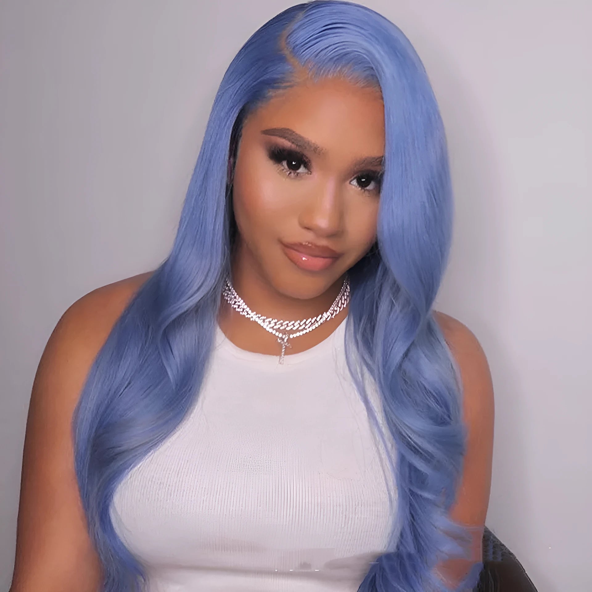 Body wave human hair lace front wig on a mannequin head, showing long wavy hair and a sheer lace front.