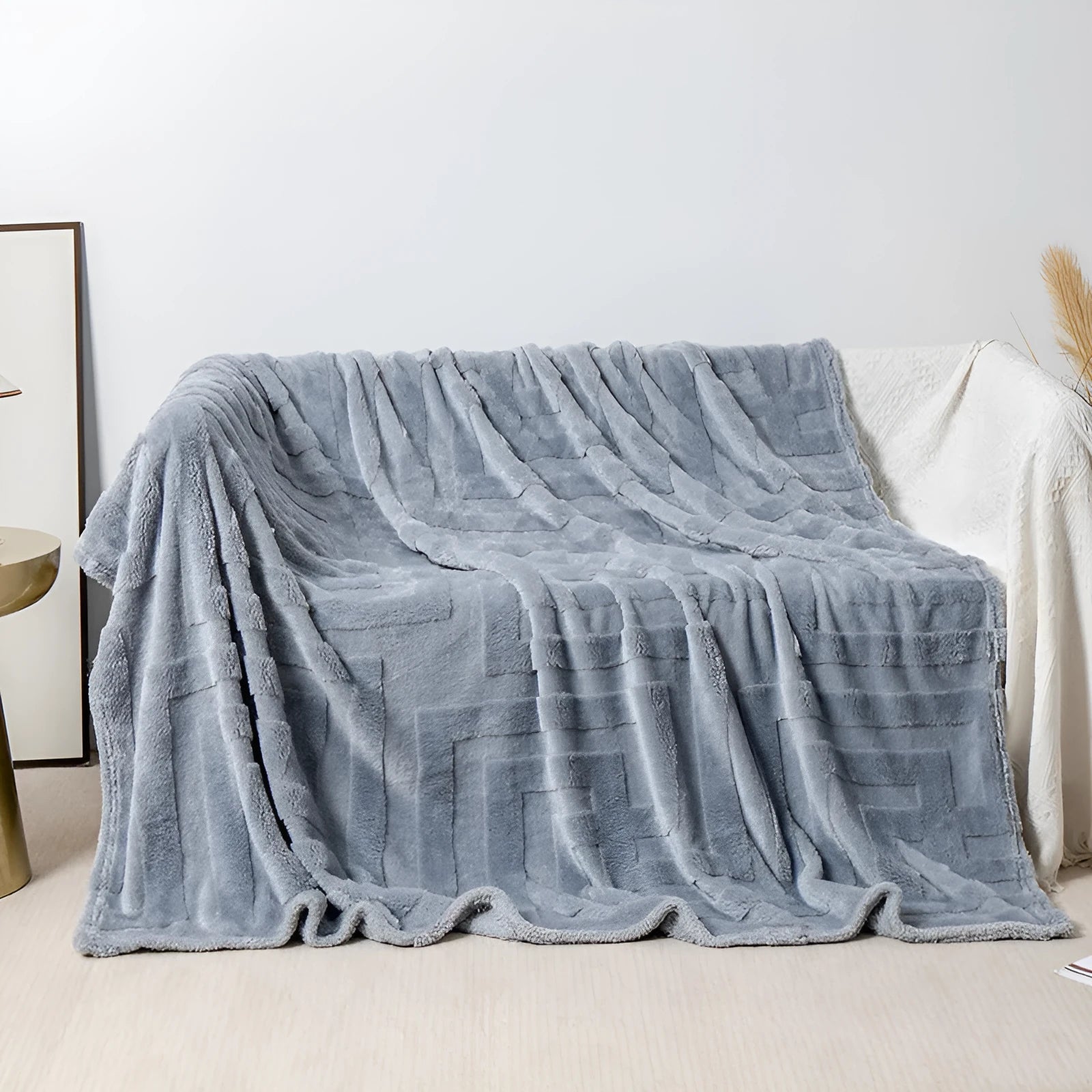 Coral fleece flannel blanket with plant flowers pattern in multiple sizes and colours