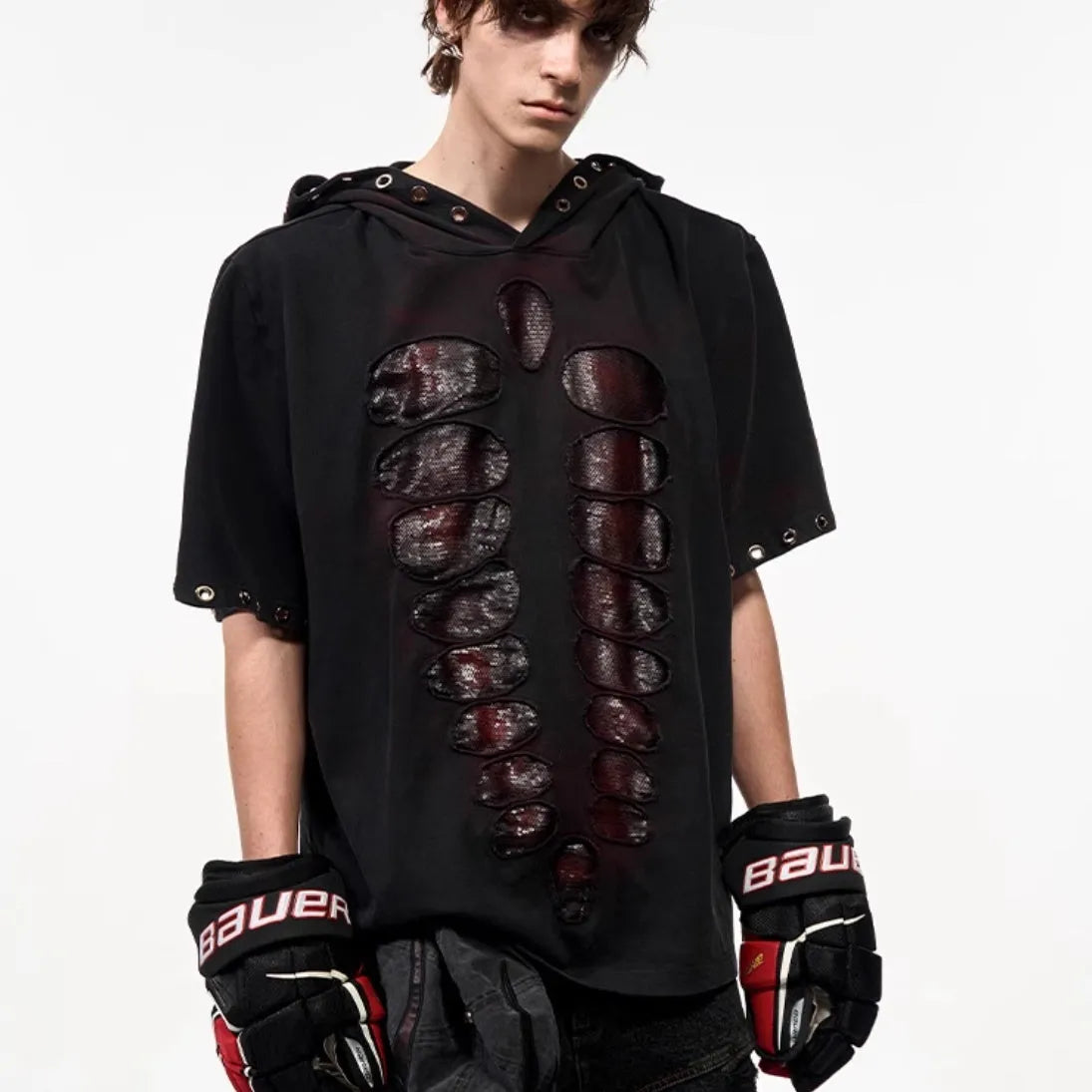 Black men's hooded short-sleeved T-shirt with sequin detailing in loose-fitting style
