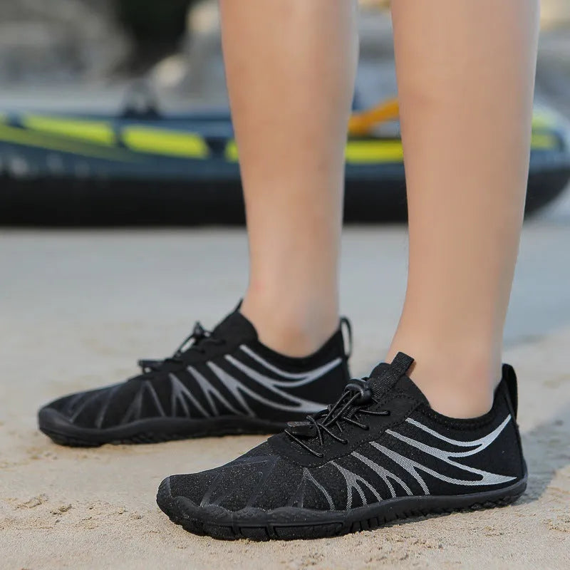 Casual low-top sports running shoes for men and women with lace-up front and multi-colour options