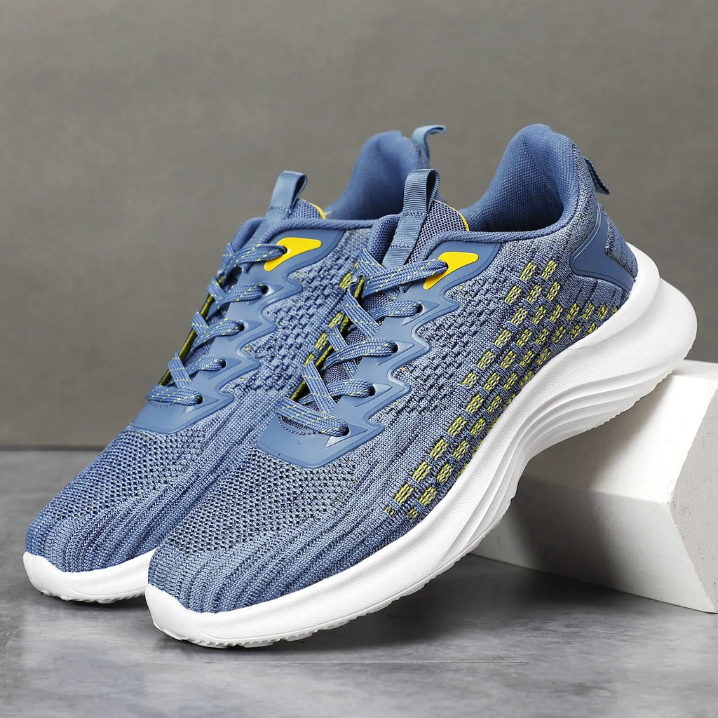 Women's lavender purple Flyknit running shoes with stripe pattern and mesh lining.