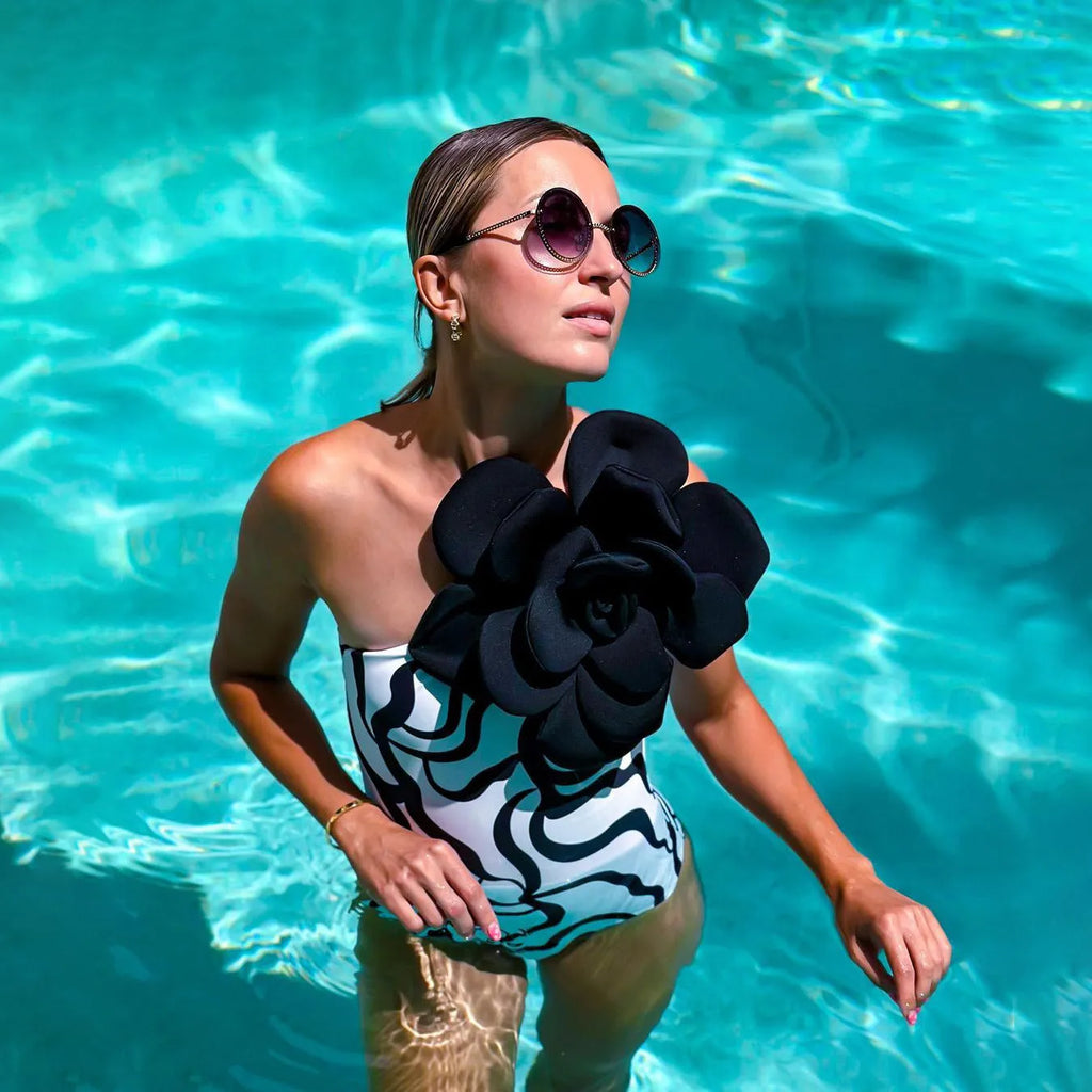 Nylon one-piece swimsuit in a floral or solid colour pattern with a European and American fit